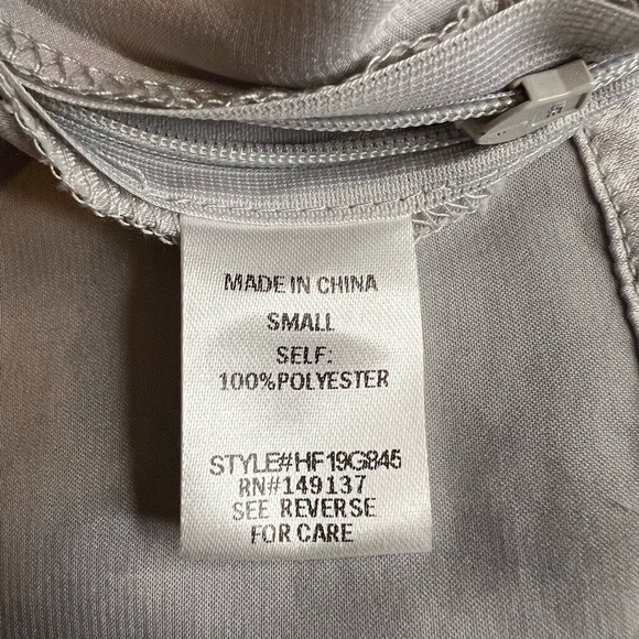 HYFVE Elegant silver-gray Blouse with side zipper - Picture 6 of 6